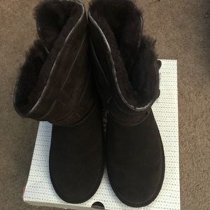 Women’s Black BearPaw Snow Boots Good Condition!!!